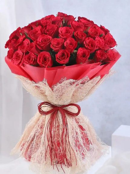 دسته گل رز قرمز کد R10