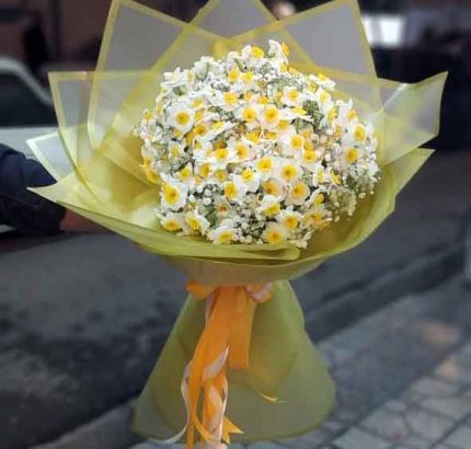 دسته گل نرگس و عروس